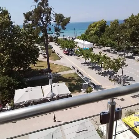 Le Monde Seaview Suites Nea Kallikrateia Exterior photo