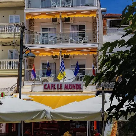 Le Monde Seaview Suites Nea Kallikrateia Exterior photo