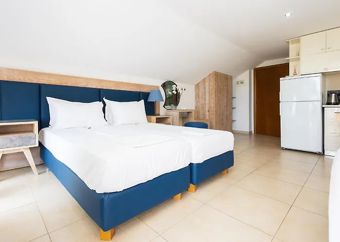 Le Monde Seaview Suites