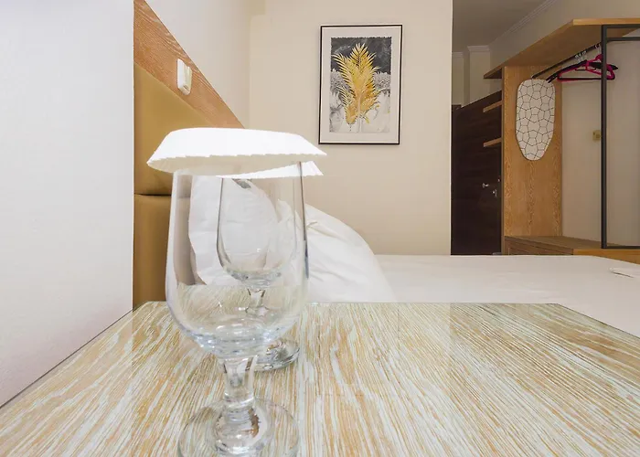 Le Monde Seaview Suites