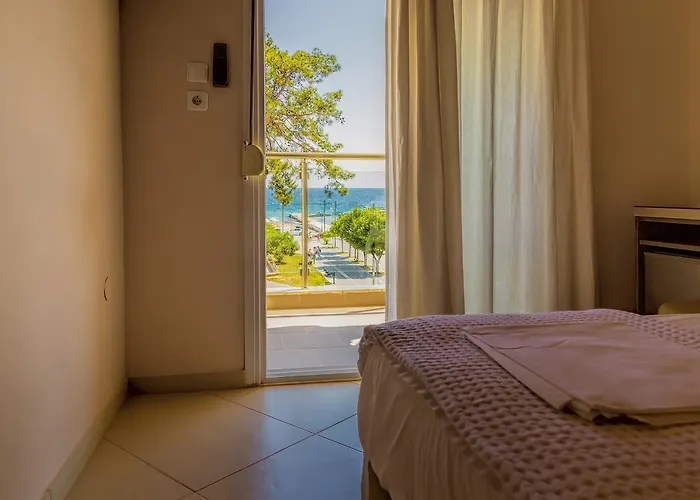 Le Monde Seaview Suites